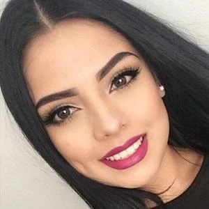 Andrea Roman Biography