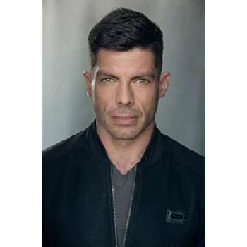 Ronan Summers Biography