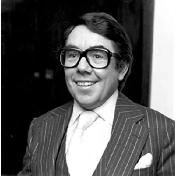 Ronnie Corbett Biography