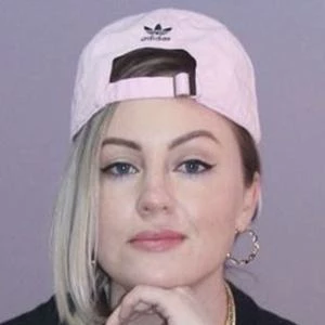 V Rose - Adderess, Bio, Birthdate, Family, Wiki & More