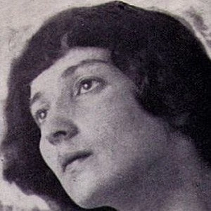 Bella Rosenfeld - Family, Bio, Birthdate,Age, Networth , Wiki& More