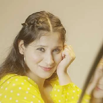 Roshni Datta - Age, Bio, Birthdate, Family, Networth & More