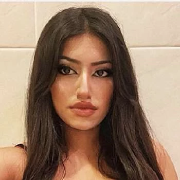 Roshni Srinivasan - Age, Bio, Birthdate, Family, Networth & More