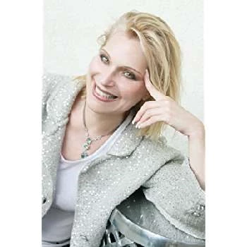 Roslyn Kind - Adderess, Bio, Birthdate, Family, Wiki & More