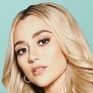 Carolina Ross - Wiki, Bio, Networth, Birthdate, Family & More