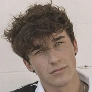 Hunter Rowland Biography