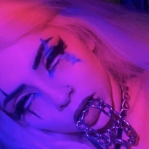 RoxieLove Biography
