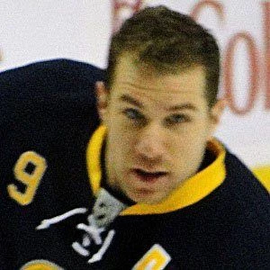 Derek Roy - Family, Bio, Birthday, Family, Income & More