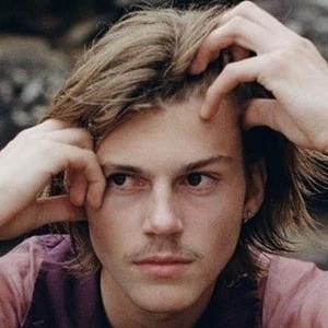 Ruel Biography
