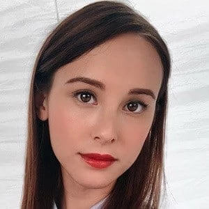 Mia Sabathy - Family, Bio, Birthday, Family, Income & More