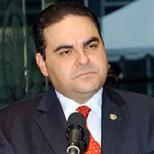 Antonio Saca - Adderess, Bio, Birthdate, Family, Wiki & More