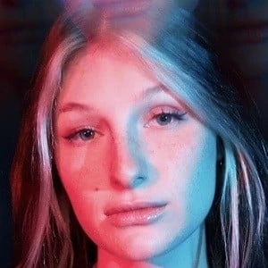 Yami Safdie - Networth, Bio, Birthdate, Age, Family & More