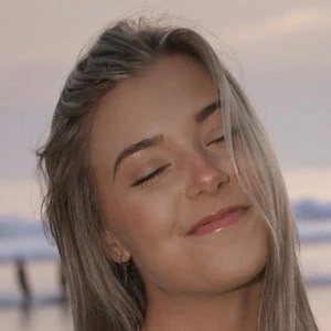 Ava Sage Biography