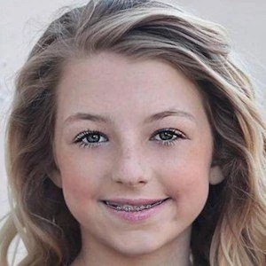 Gianna Sage - Height, Bio, Wiki, Family, Birthplace, Networth & More