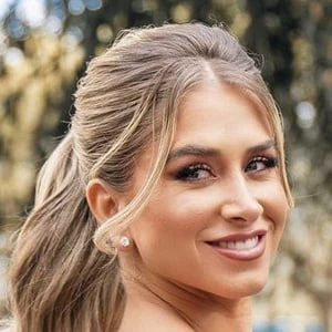 Maria Salaues Biography