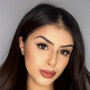 Irsa Saleem Biography
