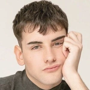 Leean Salinas Biography