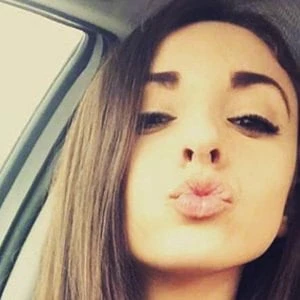 Sara Salinas - Family, Bio, Birthdate,Age, Networth , Wiki& More