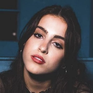 Ally Salort - Age, Bio, Career, Family, Wiki, Networth & More