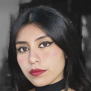 Flor Salvador - Bio, Networth, Family, Age, Birthdate & More