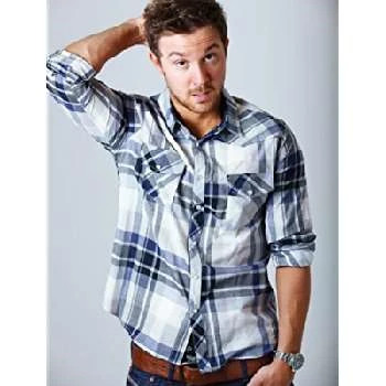 Sam Huntington Biography
