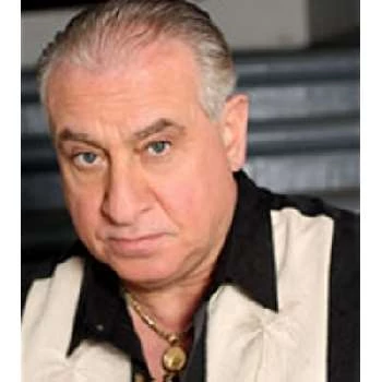 Sam Schreiber - Age, Bio, Birthdate, Family, Networth & More