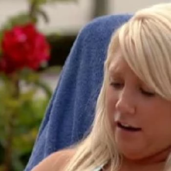 Samantha Kuhns - Age, Bio, Birthdate, Family, Networth & More