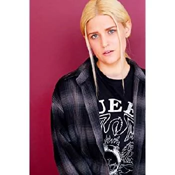 Samantha Poole - Age, Bio, Birthdate, Family, Networth & More