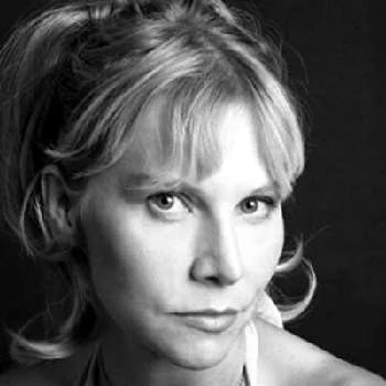 Sammi Davis Biography