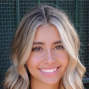 Halle Sandberg - Height, Bio, Wiki, Family, Birthplace, Networth & More