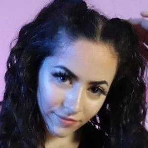 Courtney Sanderson Biography