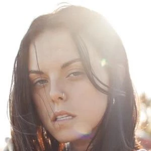 Lauren Sanderson Biography