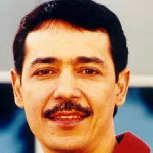 Eddie Santiago - Age, Wiki, Birthdate, Bio, Networth, Family & More