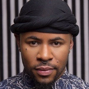 Shod Santiago - Date Of Birth, Bio, Birthdate, Parents, Networth & More