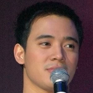 Erik Santos Biography