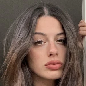 Sofi Santos - Biography, Birthday, Wiki, Family, Networth & More