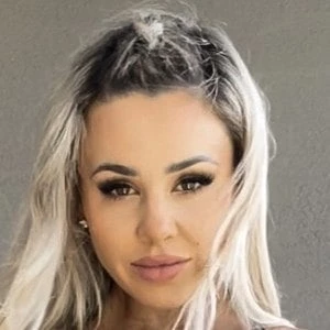 Stephanie Sanzo Biography