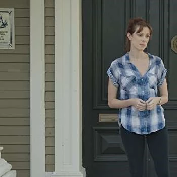 Sara Brophy - Age, Bio, Birthdate, Family, Networth & More