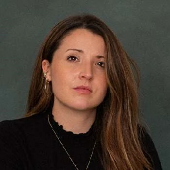 Sara Huxley - Age, Bio, Birthdate, Family, Networth & More