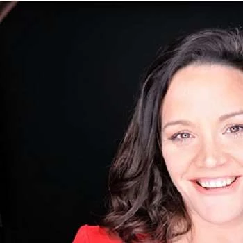 Sara Jones - Age, Bio, Birthdate, Family, Networth & More