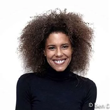 Sara Santos - Age, Bio, Birthdate, Family, Networth & More