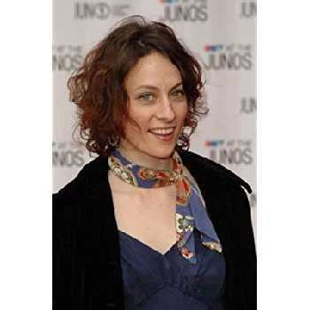 Sarah Harmer - Wiki, Bio, Birthdate, Networth, Family & More
