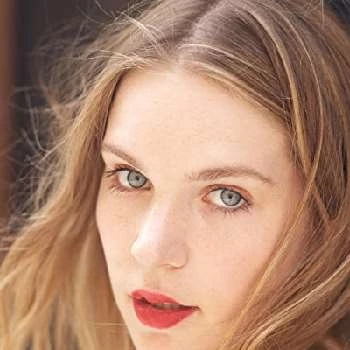 Sarah Lamesch - Age, Bio, Birthdate, Family, Networth & More
