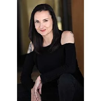 Sarah Niarkos - Age, Bio, Birthdate, Family, Networth & More