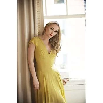 Sarah Wynter - Family, Bio, Birthdate,Age, Networth , Wiki& More