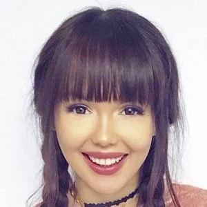 Sarina VS - Wiki, Bio, Birthdate, Networth, Family & More