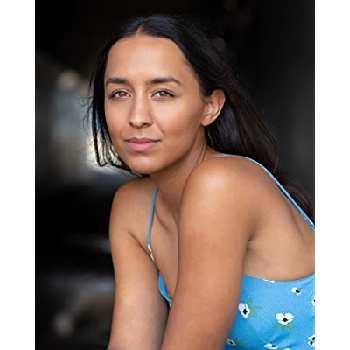 Savanna Crasto - Age, Bio, Birthdate, Family, Networth & More