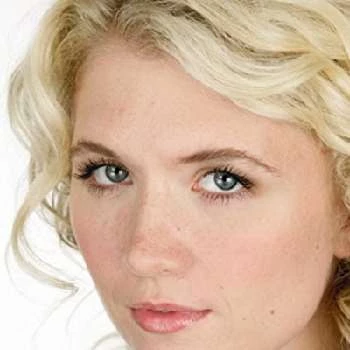 Scarlett Strallen - Networth, Biography, Birthdate, Family & More