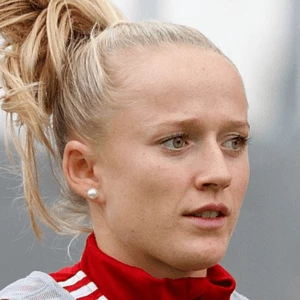 Lea Schüller - Wiki, Bio, Birthdate, Networth, Family & More