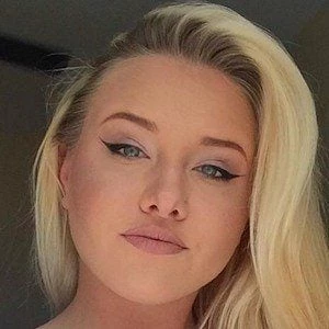 Sarah Schauer Biography